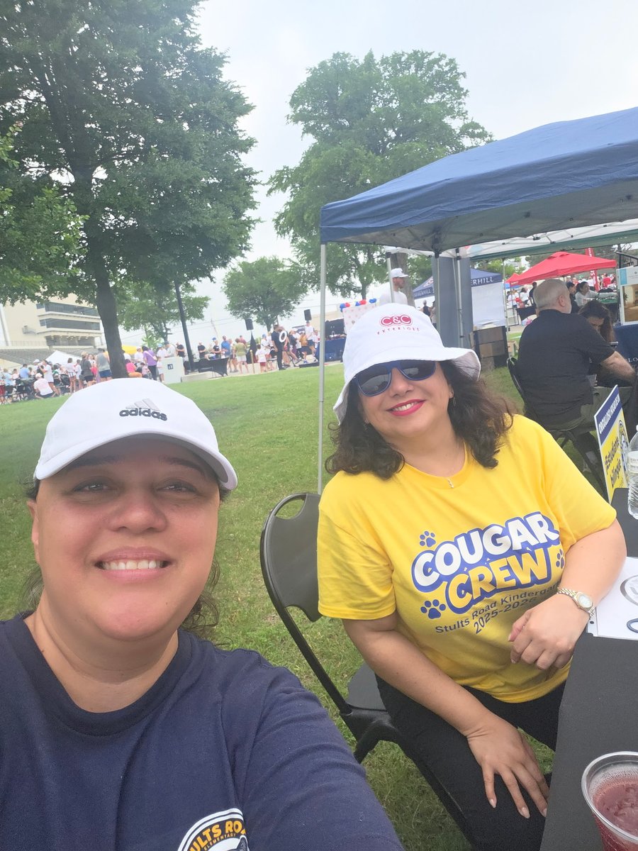 NSal_411's tweet photo. Thank you to the Lake Highlands Women’s League for supporting our Dual Language program at Stults Road.  And good job to all the runners!!! 🏃🏻‍♀️🏅@WomenLake @StultsRoadElem https://t.co/CRdnXt8I5P
