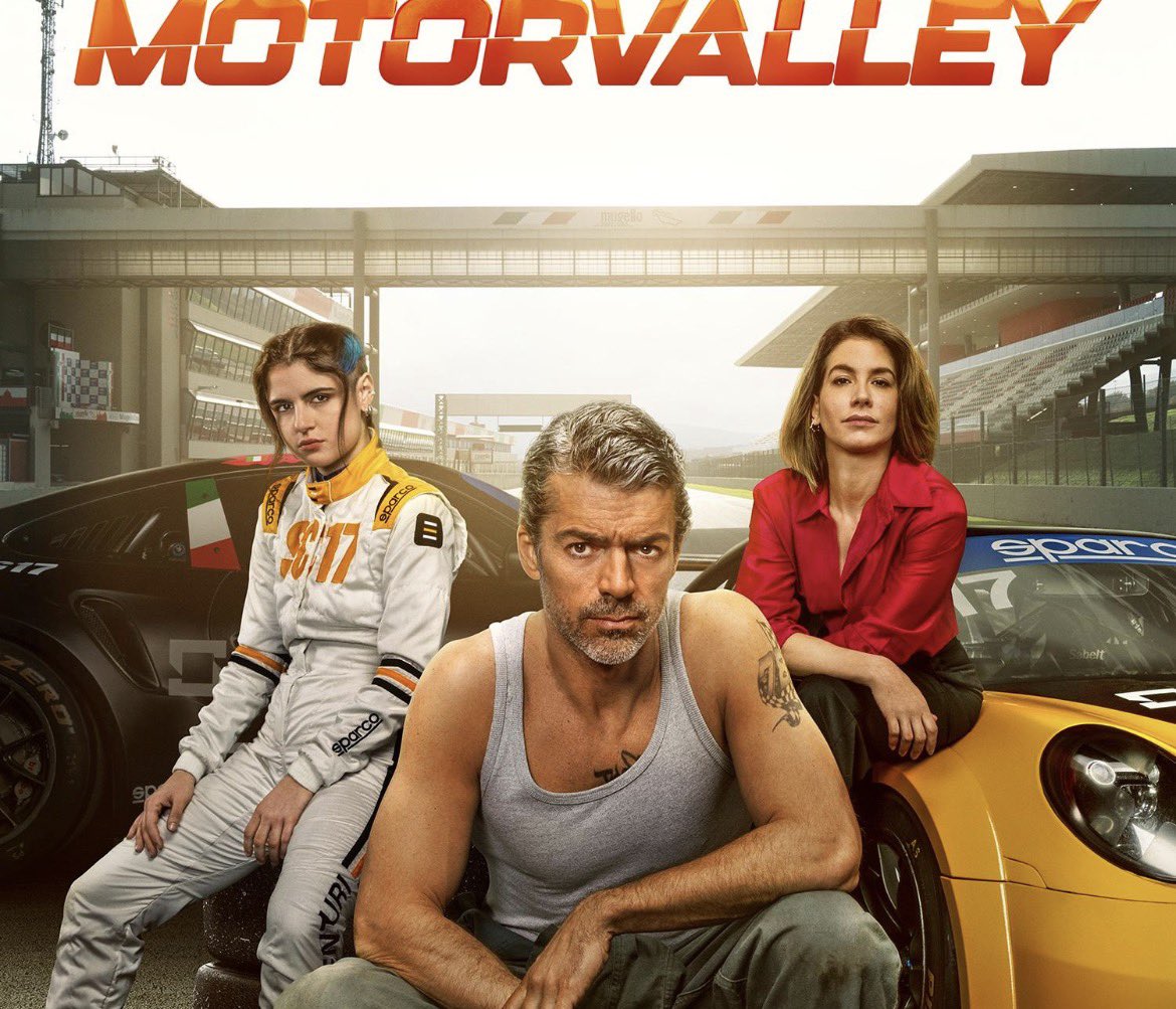 yacopont's tweet image. イタリア発人気ドラマ『DOC明日へのカルテ　シーズン3』が6月にNHK地上波放送が決定。主人公アンドレア役の人がネトフリ『モーターヴァレー』で不良娘のカードライバーをサポートする元ドライバー役で出演。このドラマでも瀕死の重傷を負った設定に。　#doc #Netflix