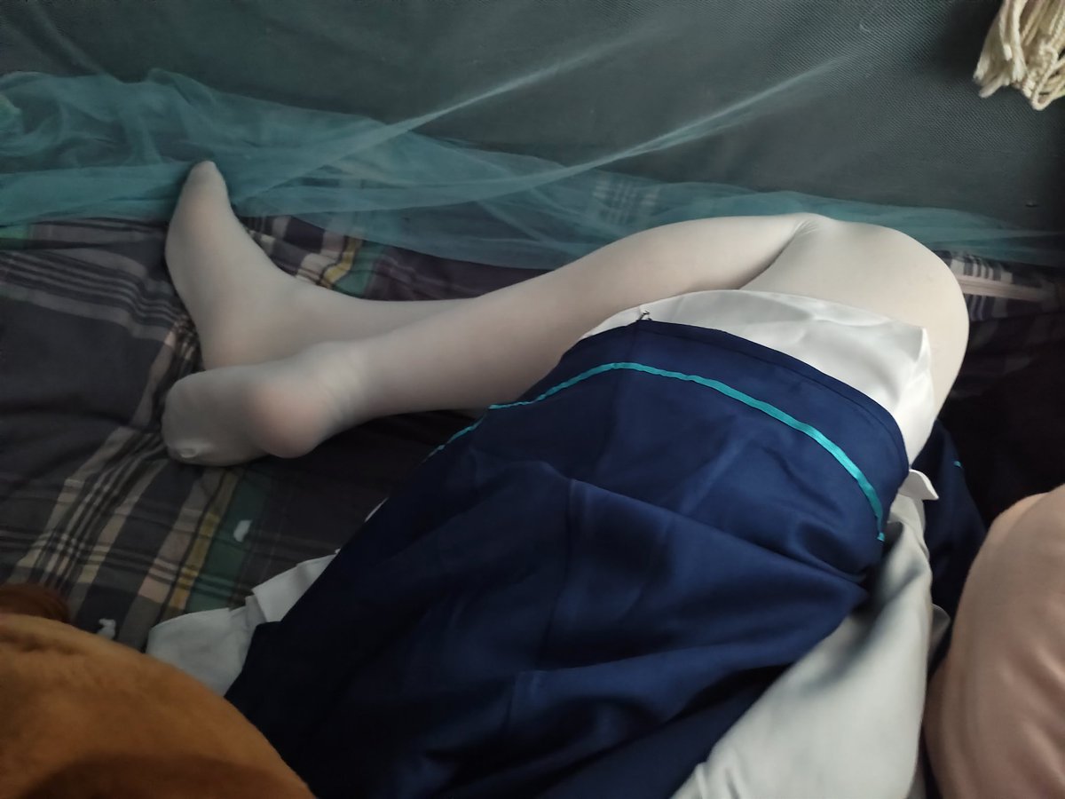 icecream5327's tweet image. 下周穿小桃cos，试衣腿子图
#ba #才羽桃井 #男娘 #cos #白丝