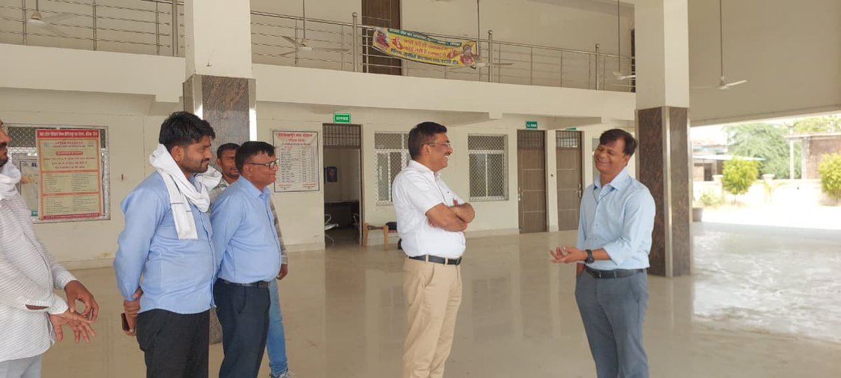 bstvlive's tweet image. औरैया 

➡आरएम ने दिबियापुर बस स्टैंड का किया निरीक्षण
➡औचक निरीक्षण में गंदगी पर जताई नाराजगी
➡संचालन में लापरवाही पर जताई सख्त आपत्ति

#Auraiya #Inspection #UttarPradesh @upsrtc_lko