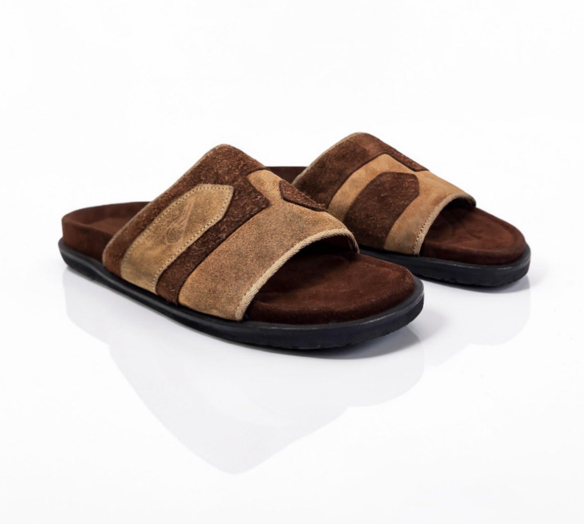 earlybirdlyf's tweet image. Two-tone suede slides . Padded do extra comfort and longevity. Standout in these beauties for only 45,000 #shoes #shoesjnlagos #viral