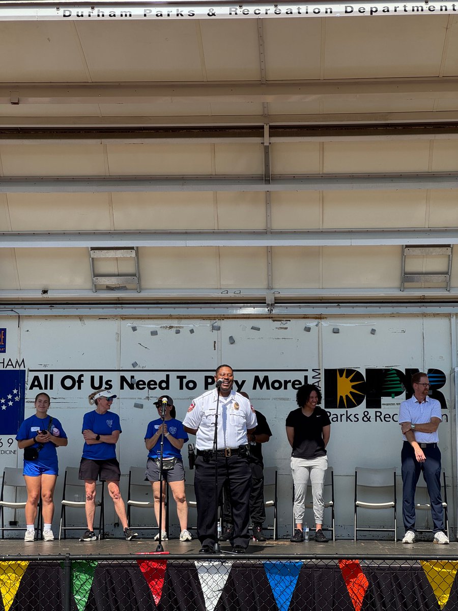 TheDurhamPolice's tweet image. Proud to support the Special Olympics at Durham Academy! Deputy Chief Walter Tate shared words of encouragement, and our Motor Unit helped escort the torch during the opening ceremony. Always an honor to be part of this inspiring event.

#DurhamPolice #SpecialOlympics
