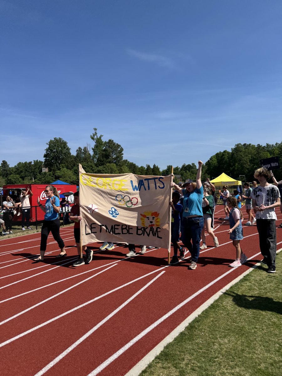 TheDurhamPolice's tweet image. Proud to support the Special Olympics at Durham Academy! Deputy Chief Walter Tate shared words of encouragement, and our Motor Unit helped escort the torch during the opening ceremony. Always an honor to be part of this inspiring event.

#DurhamPolice #SpecialOlympics