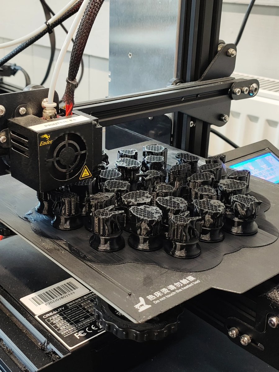 Create_Oldham's tweet image. ⭐️ SUPER SATURDAY: WINNING AWARD ⭐️

Today we're celebrating being awarded the 'Best 3D Printing in Oldham' 🎊

3D Printers: Print 3D objects from digital designs by building them up layer by layer.
Our members have printed incredible designs including chess sets!

#oldhamhour