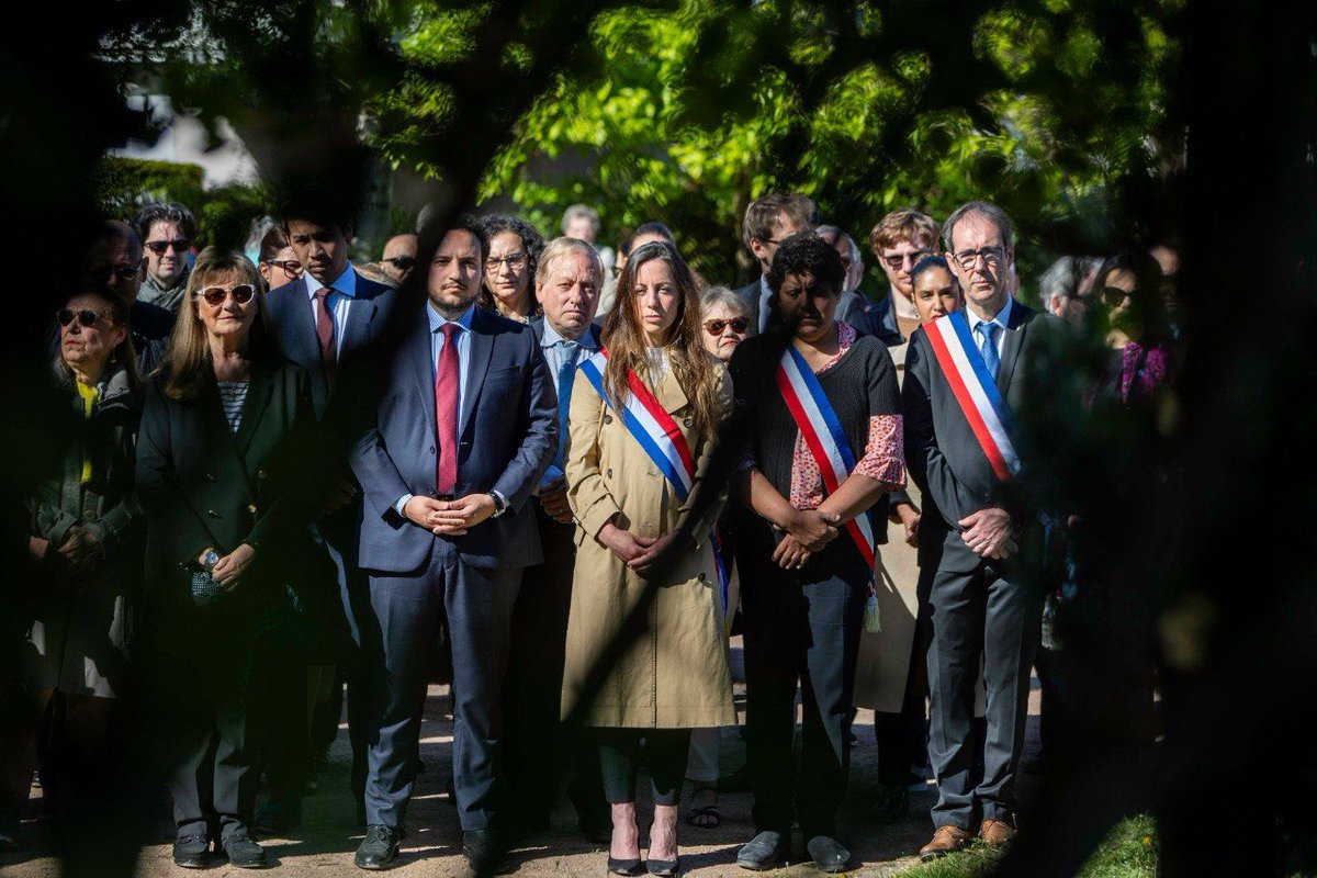 Carole_Guillerm's tweet image. À #Châtillon, nous avons commémoré aujourd’hui la mémoire du génocide arménien de 1915 et rendu hommage aux femmes, aux hommes et aux enfants qui en furent les victimes.

Se souvenir, ce n’est pas seulement regarder le passé. C’est refuser l’oubli, combattre le négationnisme et