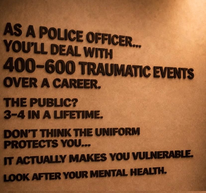 Galle_87's tweet photo. Deberían de ponerlo en todas las academias de oposiciones para convertirse en policías del mundo. 
En todos los centros policiales formativos del mundo. 
En todos los discursos de jura de policías del mundo.
Ésta es la realidad, lo demás, un cuento para niños. https://t.co/CVapY6iGfN