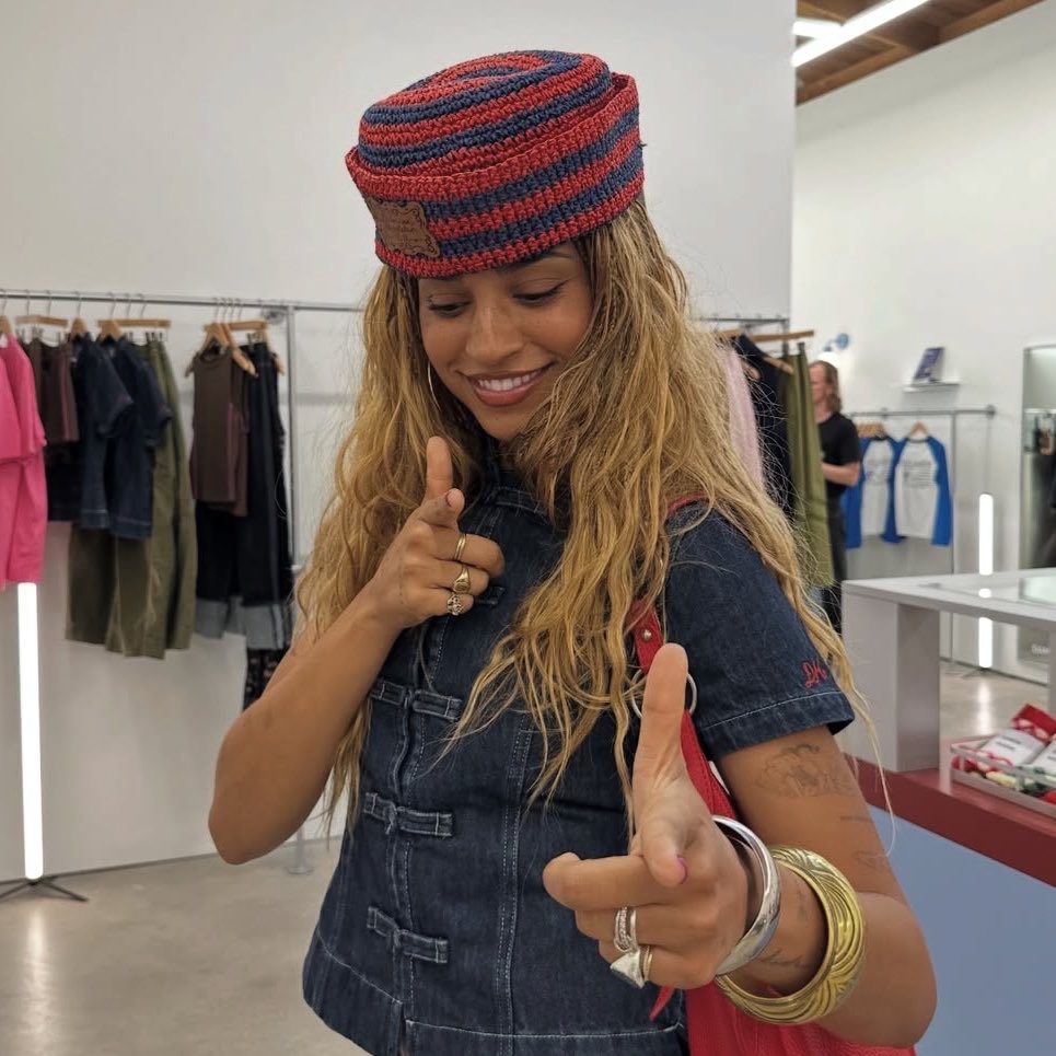 dina ☀︎ tweet media