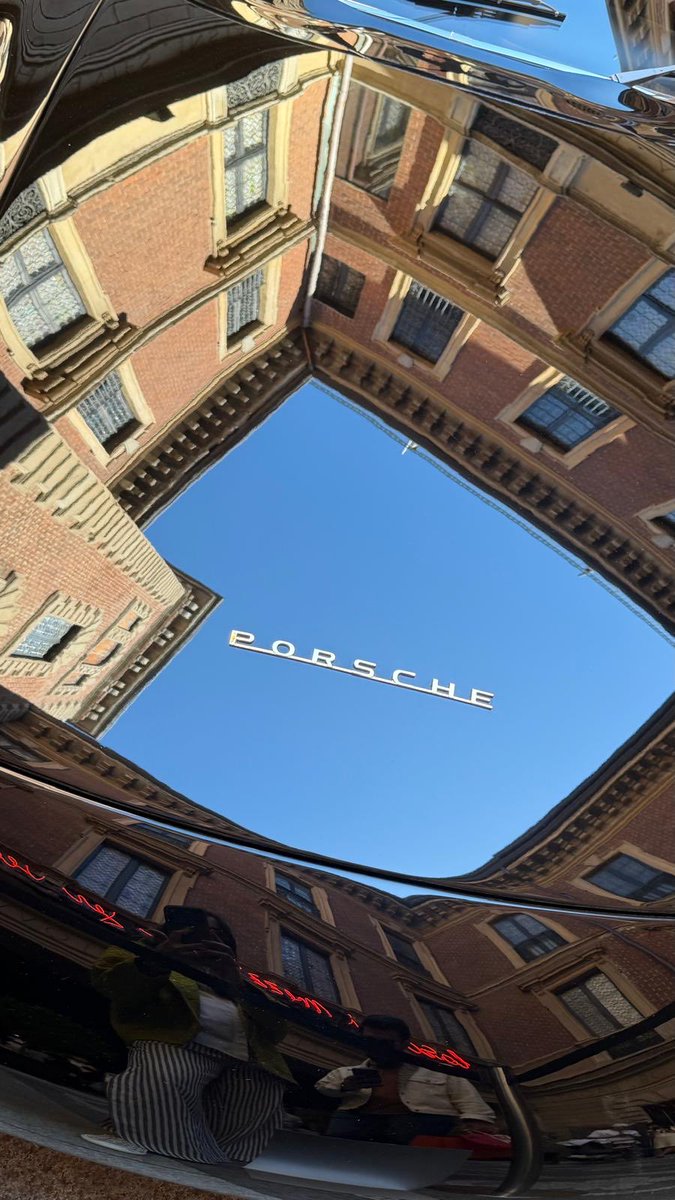 The Gunslinger tweet media