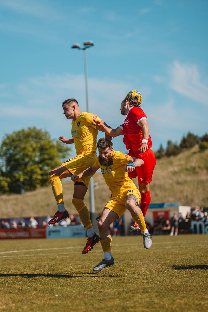 HarbTownFC's tweet photo. ▶️ SECOND HALF UNDERWAY 

Back underway at The Zeeco for the final 45 of the season – let’s finish strong, Bees! 👊🐝

📲 | Live updates on @HarbTownFC

📸 | @R__BMedia 
 
#STAHAR | #UpTheBees | #Harborough  
@hfmnews | @HarbTownFC_ES | @HarbMail