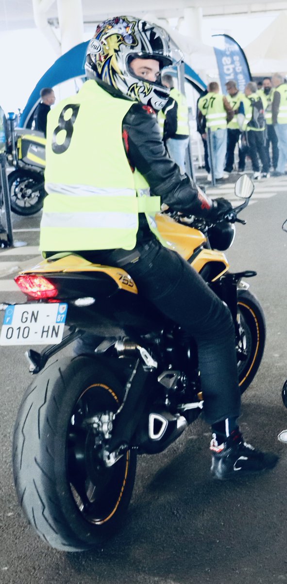 RAutrement's tweet image. À Saint-Grégoire, près de 90 motards ont participé à l’opération « reprise de guidon » pour retrouver leurs repères après l’hiver.  #Rennes #SaintGrégoire #SécuritéRoutière #Moto #Prévention #Bretagne A lire : rennes-infos-autrement.fr/motards-la-rep…