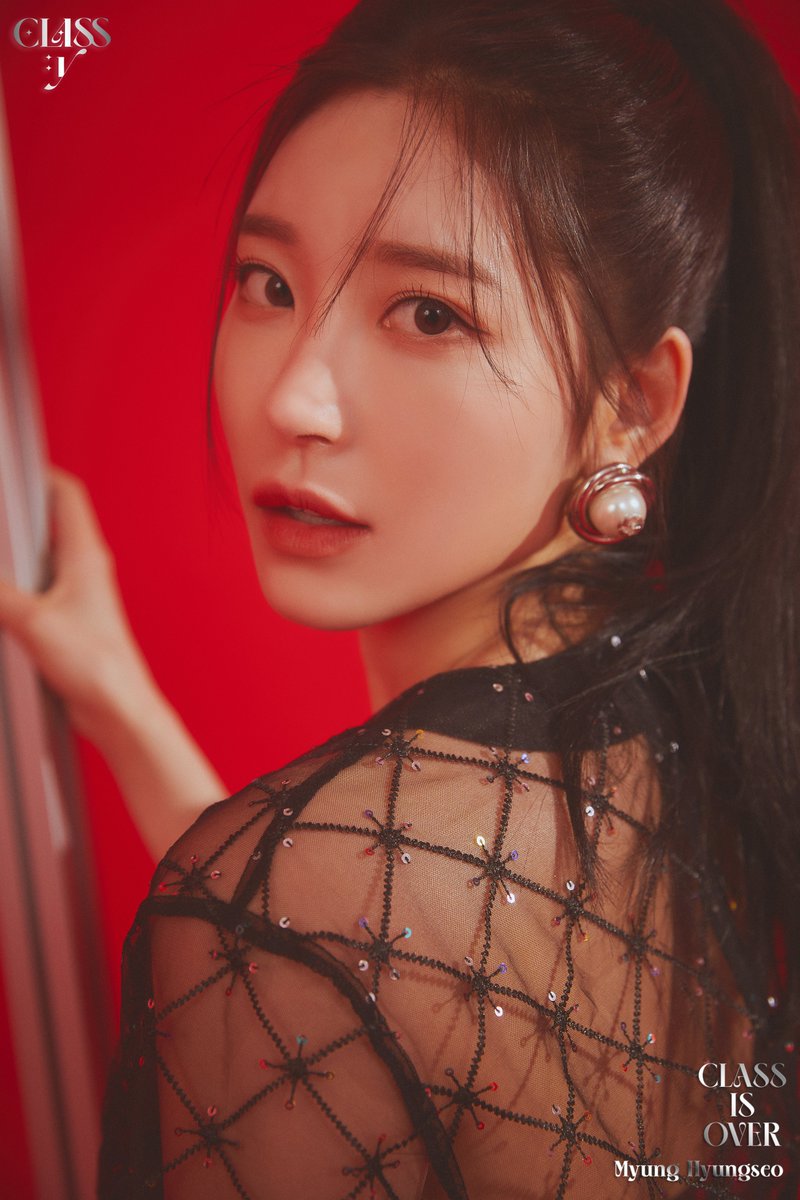 clikeyproject's tweet image. n년 전 오늘의클라씨
On This Day: #CLASSy ⏪

2022.04.29 &amp;lt;CLASS IS OVER&amp;gt; Concept Photo 2
#HYUNGSEO #CHAEWON #HYEJU