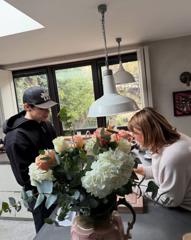 Cassiel ╬ tweet media