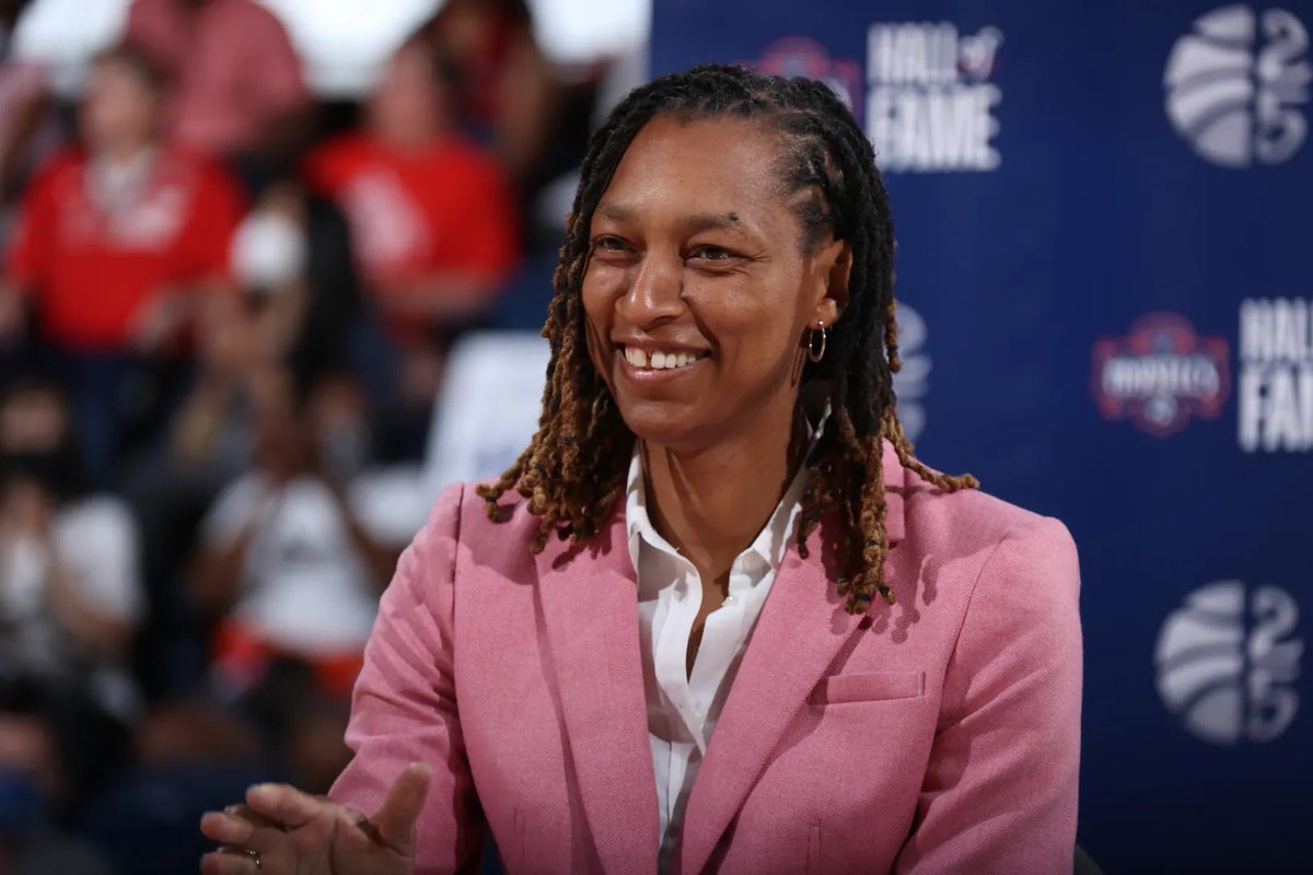 CJFWrites's tweet image. NEWS: Kim Mulkey has completed her new-look #LSU coaching staff with the hiring of #Miami assistant, Murriel Page.

The 3rd overall pick in the 1998 WNBA Draft, Page has made coaching stops at #Florida, #CentralMichigan, #GeorgiaTech, and #MississippiState.