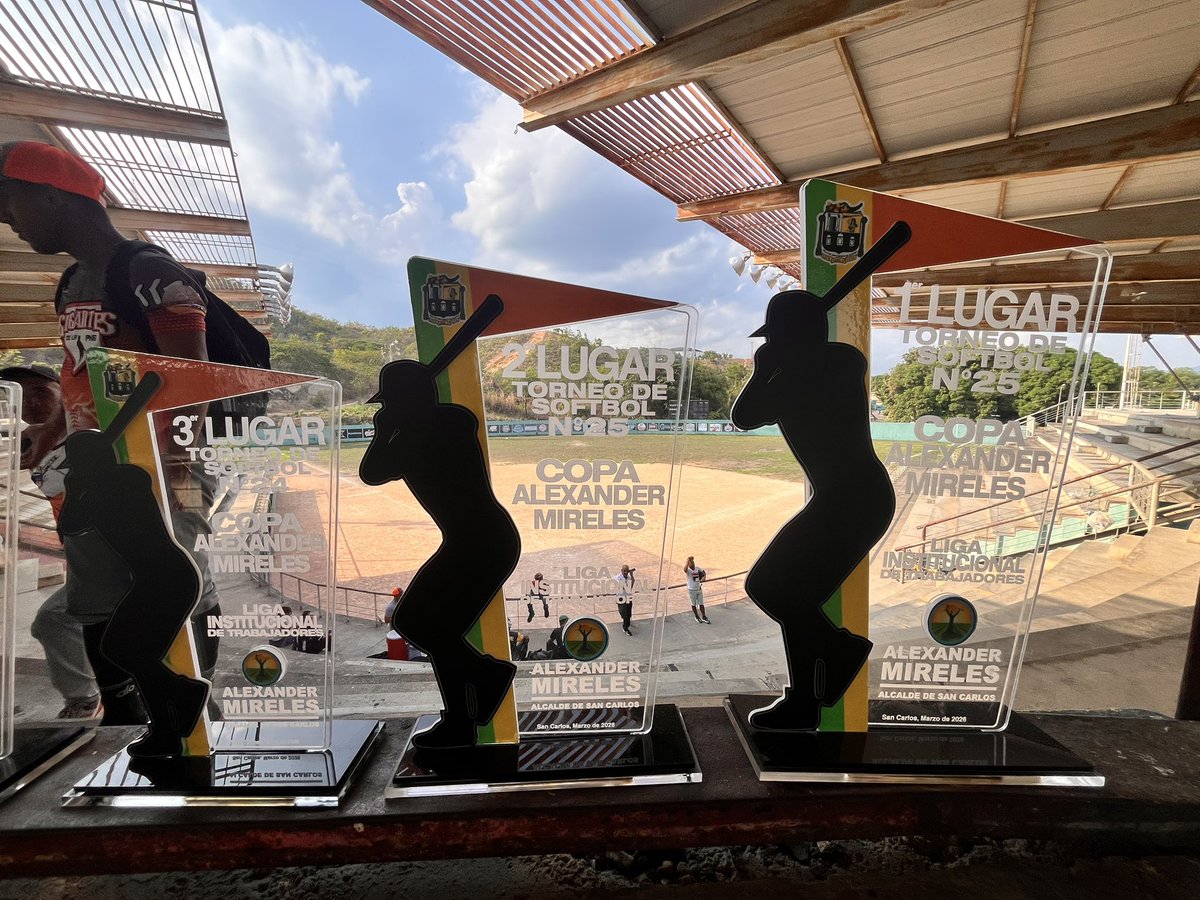 Alc_SanCarlos's tweet photo. En el estadio Barreto Méndez se disputó el Torneo de Softbol de la Liga Institucional de Trabajadores “Copa Alexander Mireles, Alcalde de San Carlos” y así impulsar el deporte como parte del cambio y la prosperidad a través del Instituto Municipal del Deporte.  ⬇️ https://t.co/QMUQ0bIiIS