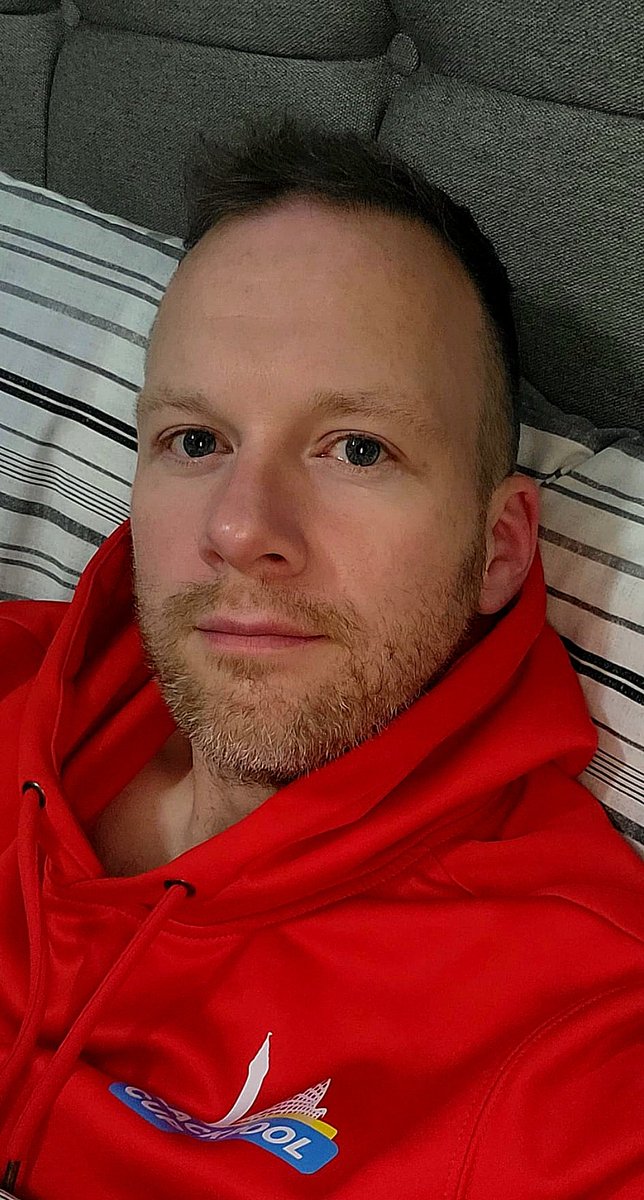 Hello (again).... Is it me you're looking for tweet media