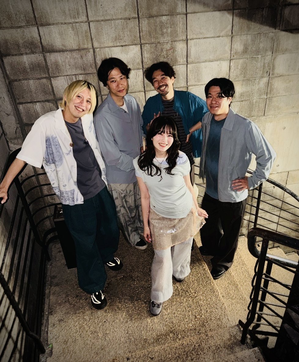 cmps_sosuke__'s tweet photo. 今日は渋谷WWWで
SHE IS SUMMER "Waterful"
でした！
俺はアレンジしたりピアノ弾いた！
音楽と歌声で色んなこと思い出せた、幸せな時間でした🥲
またライブしたい、とても。

Drum ＠y_3104 
Bass ＠natsuhisu 
Guitar @ShomaGuitar 
Key そうすけ
Vocal @mico_sis 
Guest @tsurishun 

 #SHEISSUMMER https://t.co/VKAaXmXce3