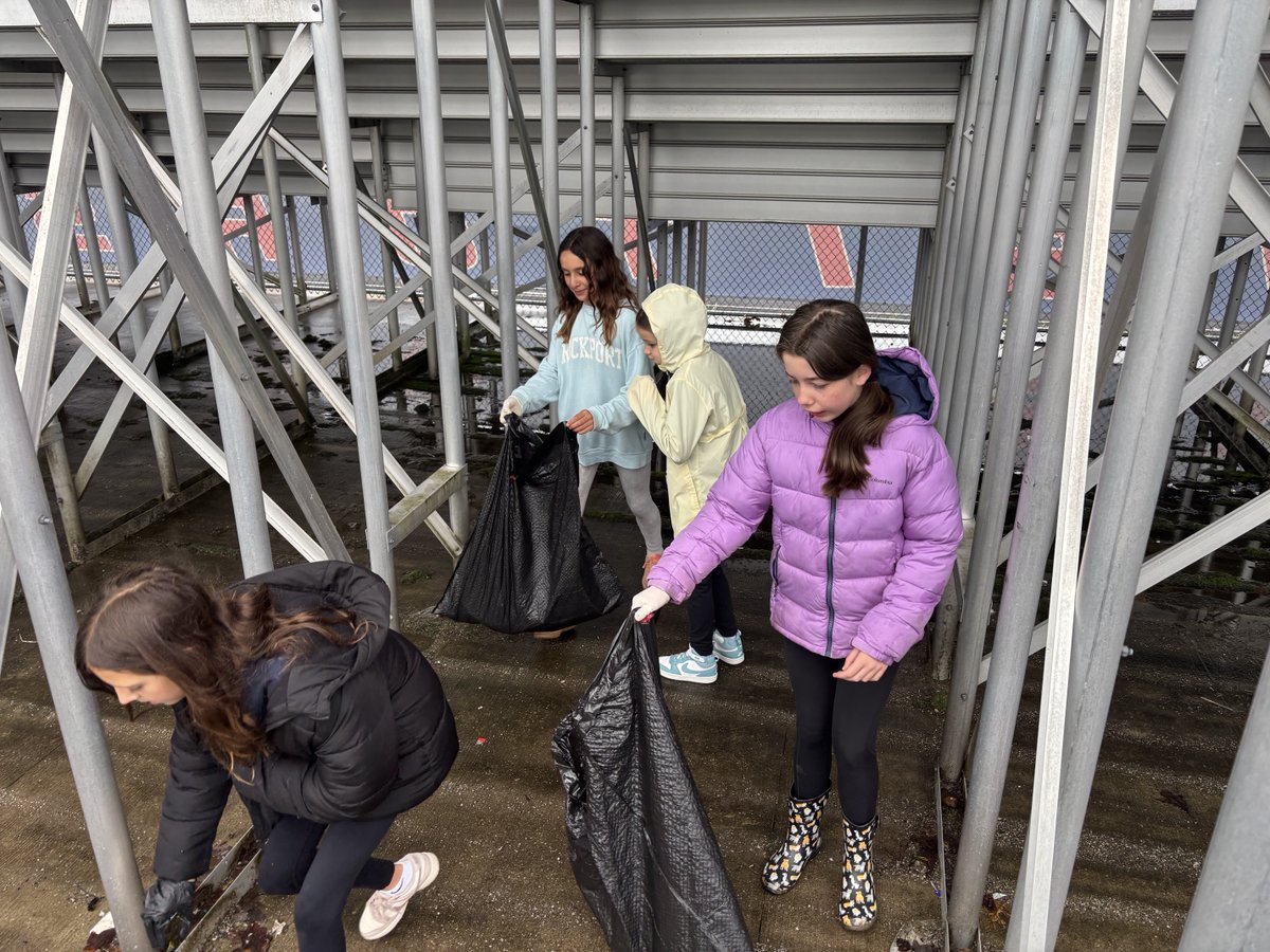 BathElementary's tweet photo. Project Pride!! Our Bath School Mission of a Minuteman club worked with Mrs. Smith and our RHS club members to clean the grounds at the football and baseball fields this morning!!! https://t.co/XVBcfoPG28