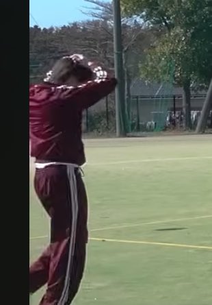 니콜라스 헤딩샷   그리고    ..... 아픈듯