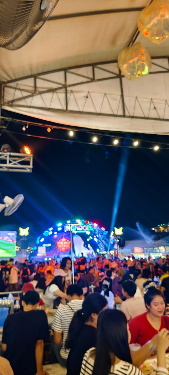 คู่จริง หญิงแท้ 🤔 tweet media