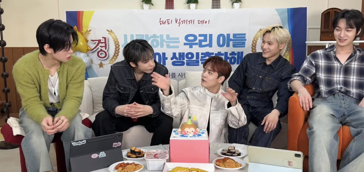 만투팍손 👑 tweet media