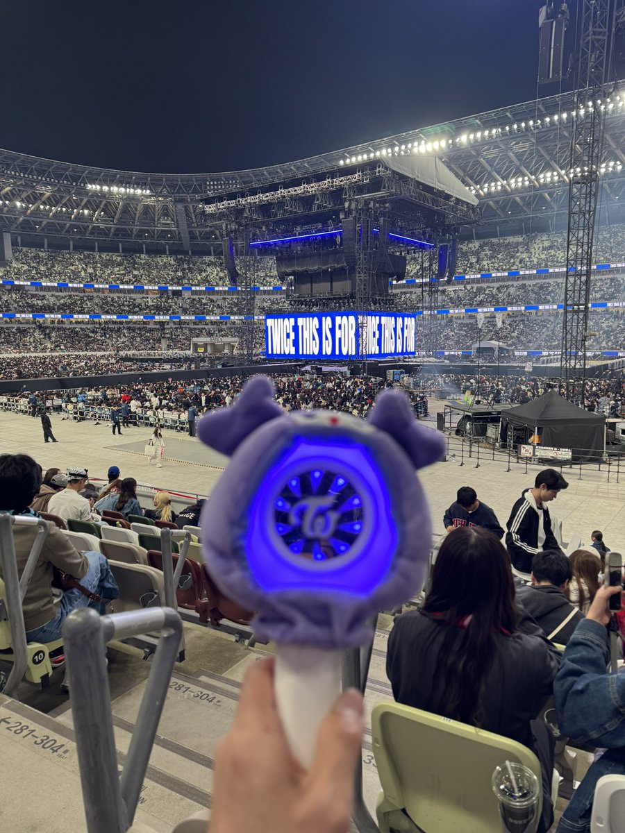 23_e52's tweet photo. やっぱりライブで見るTWICEは最高だよ😆
#twice
#TWICE_THISISFOR_WORLD_TOUR_IN_JAPAN https://t.co/khRQzDIzpF