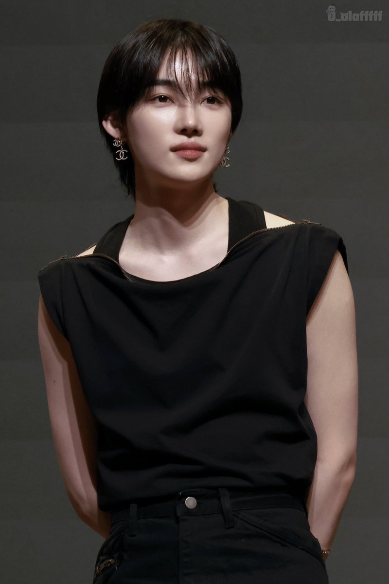 ChanheeNewWorld's tweet image. HAPPY BIRTHDAY! #뉴 #NEW 🥳🎊🎉

#찬란할_찬희의_스물아홉
#foreverWithNew
#THEBOYZ #더보이즈