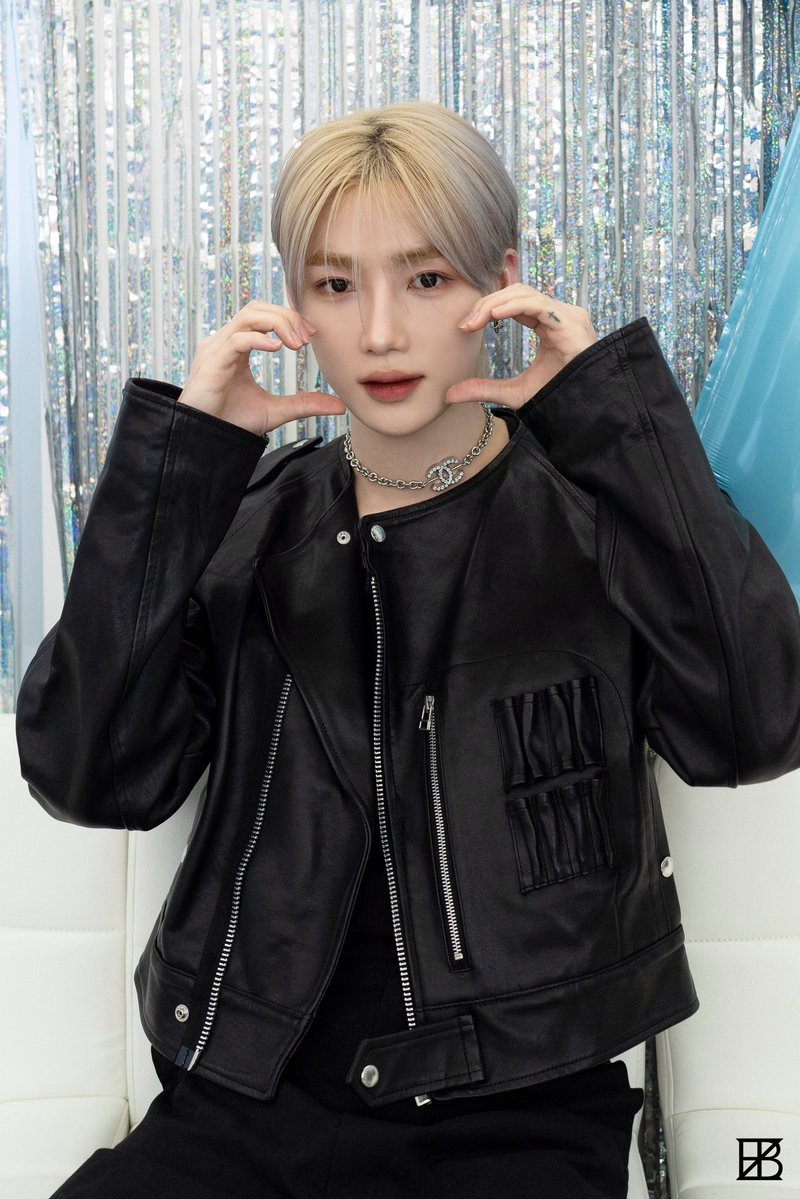 ChanheeNewWorld's tweet image. HAPPY BIRTHDAY! #뉴 #NEW 🥳🎊🎉

#찬란할_찬희의_스물아홉
#foreverWithNew
#THEBOYZ #더보이즈