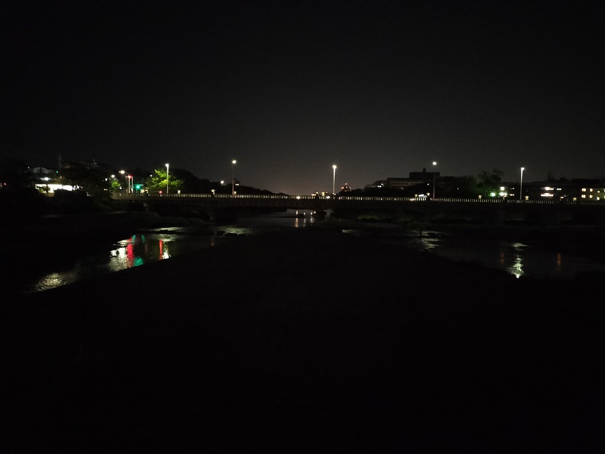 こむや tweet media