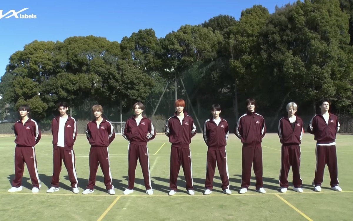 단체복 좋은이유 : 똑같은신발신겨서 키차이체감
엄청 푹꺼져잇는 아이가 좋음