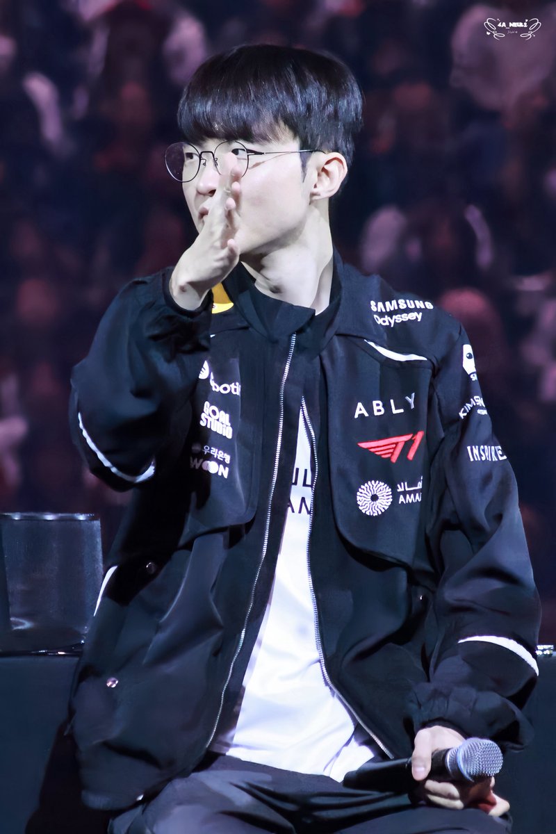 4a_neul2's tweet photo. #ONER #FAKER https://t.co/t8PZKOdS5D