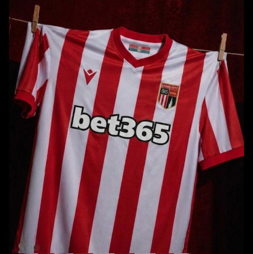 Webbyscfc's tweet photo. Red trim https://t.co/QTdLz76W7W