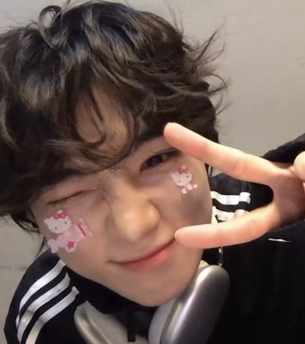 sohnfebruary6's tweet image. HAPPY #NEW DAY! 🩷🧁you are so loved chanhee , and you’re my pretty :)) the boyz is the boyz because of you and your beautiful voice !!

#찬란할_찬희의_스물아홉
#foreverWithNew