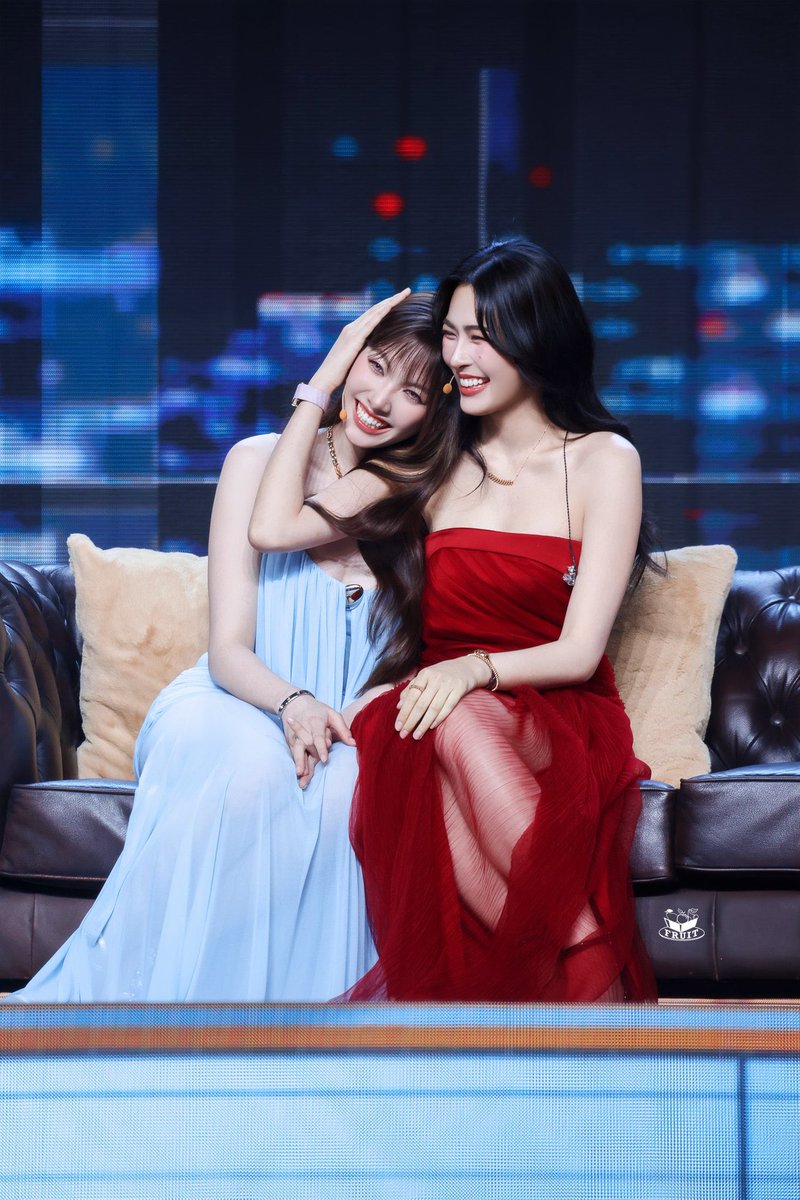 I loved them so much!!😭

LINGORM X NOOM KANCHAI #LingOrmHeartTalkXKanchai