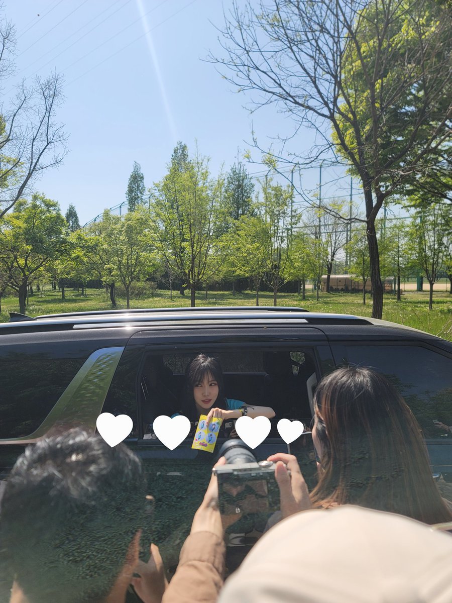 230821h's tweet photo. 무더위에 스탠딩으로 많이 지쳤지만 유주봐서 좋았던 하루. 2026 어썸페
#YUJU, #GFRIEND https://t.co/5L0wDG0FPD