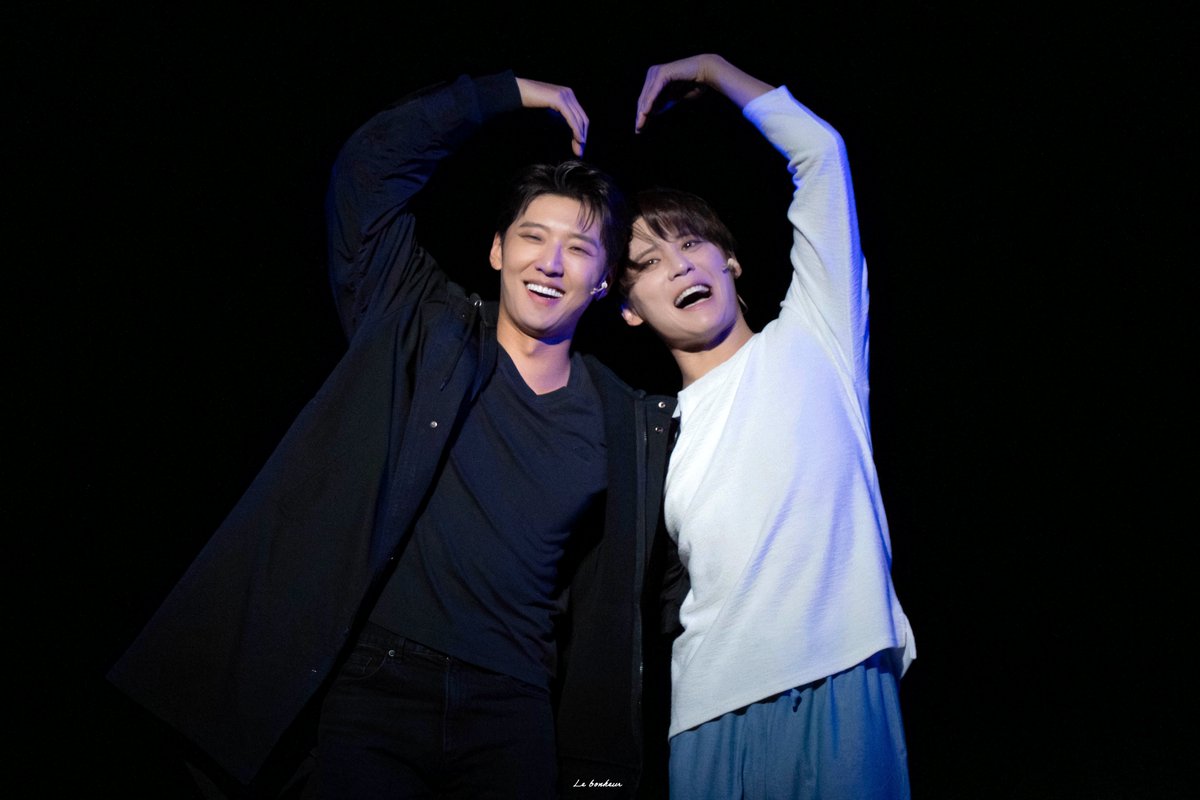 블랙슈가 tweet media