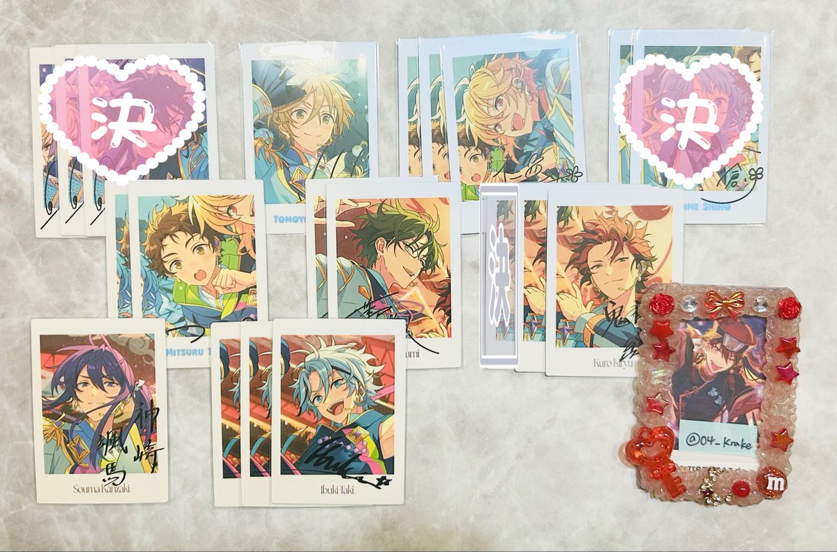 04_Krake's tweet photo. 【 交換 | 譲渡 】あんスタ 10周年 ぱしゃっつ 特典

譲 | 画像参照

求 | 千秋 ＞ アドニス 薫 舞珠 or 定価＋送料

*郵送取引
*交換はキャラ毎優先/譲渡は3枚〜
*特典譲渡不可/特典以外は過去弾交換◎
*特典メロアスは舞珠との交換のみ

ツリーに特典⇒ https://t.co/lMcLjjvQFb