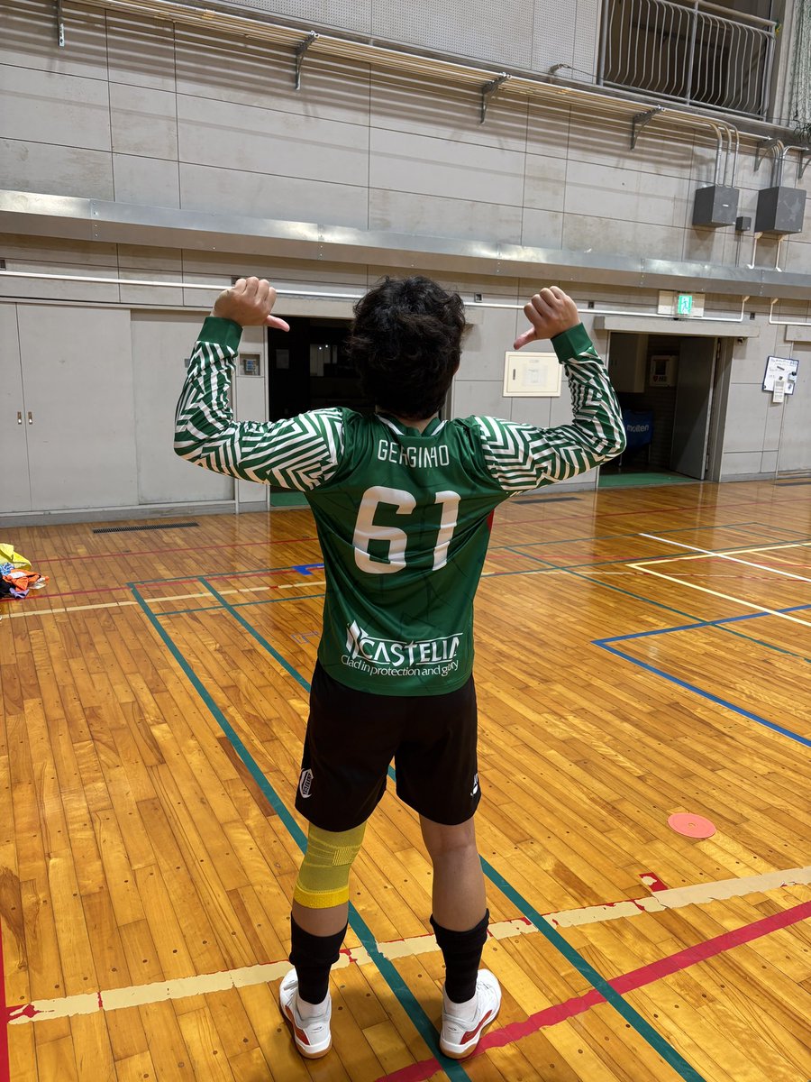 俺たちのFリーグ（府中リーグ）が開幕。去年一昨年とあんま参加出来なかったので、今年は出来る限り参加することが目標。

今日はきむさんの誕生日。勝利という誕生日プレゼントを届けるために死ぬ気で勝利を目指した。

きむさんの誕生日っことは試合後に知ったけど。

<a href="/Zweit_futsal/">Zweit府中</a>
