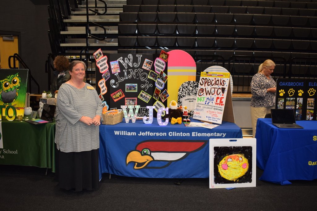 SylvanHillsHigh's tweet image. Come by and see us today at the PCSSSD Showcase &amp;amp; Career Expo! Until 12 p.m. this morning, we are inviting people to learn more about joining our team! #PCSSDproud #ServeAll