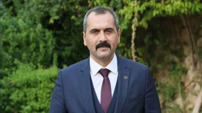 "Gazze için yola revan olmazsam namerdim." diyen MHP Antalya Mebusu Hilmi Durgun, İsrail'in tarım şirketi Haifa'nın Türkiye'deki ortağı Agrosel'in sahibi çıktı.  🔵T24