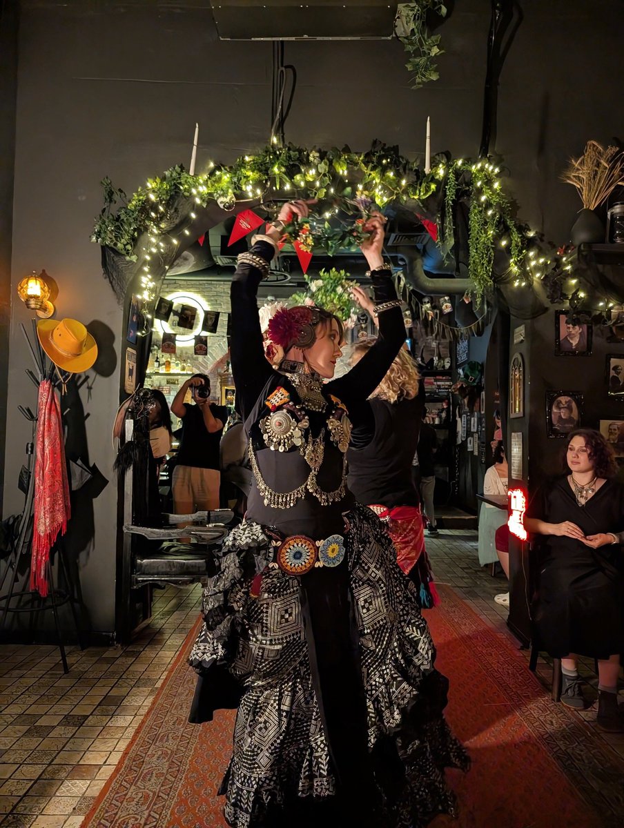 GOLDEN RETWEETER🦮 tweet media