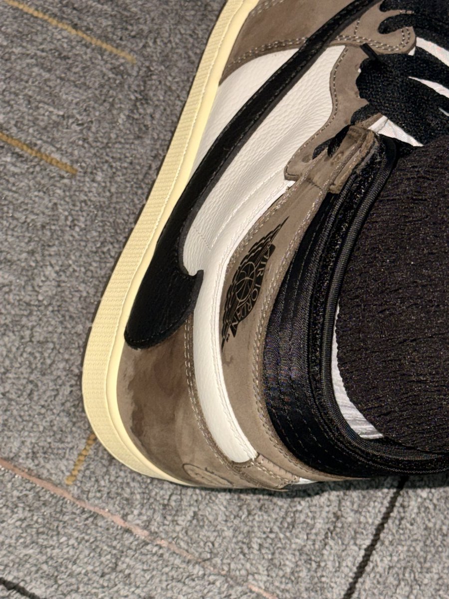 devil_snkrs tweet media