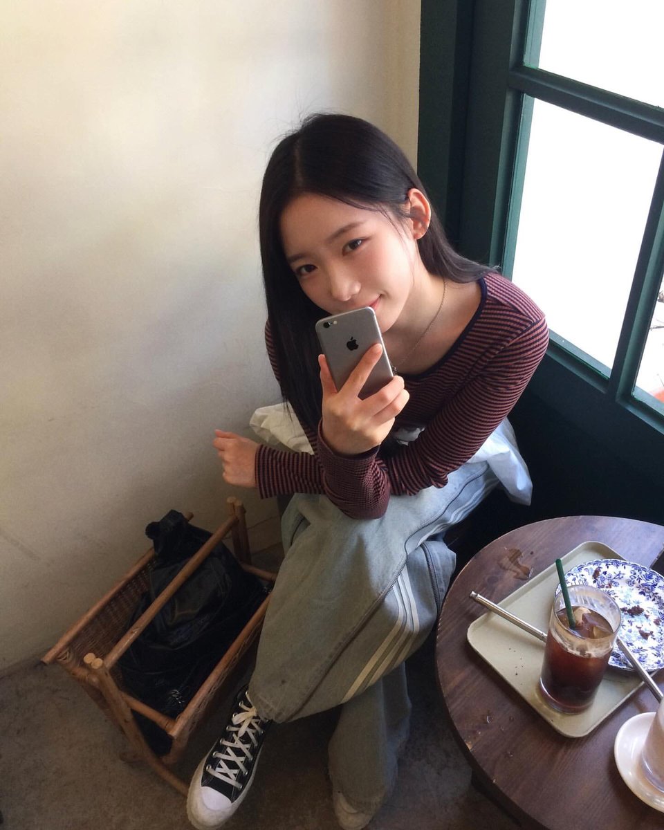 clikeyproject's tweet image. n년 전 오늘의클라씨
On This Day: #CLASSy ⏪

 2025.04.29 xhyejoo instagram update