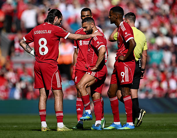 LFCphoto's tweet photo. This can't be the end. 😢 

#LFC #Anfield #LIVCRY #EPL https://t.co/o9amfrd6sk