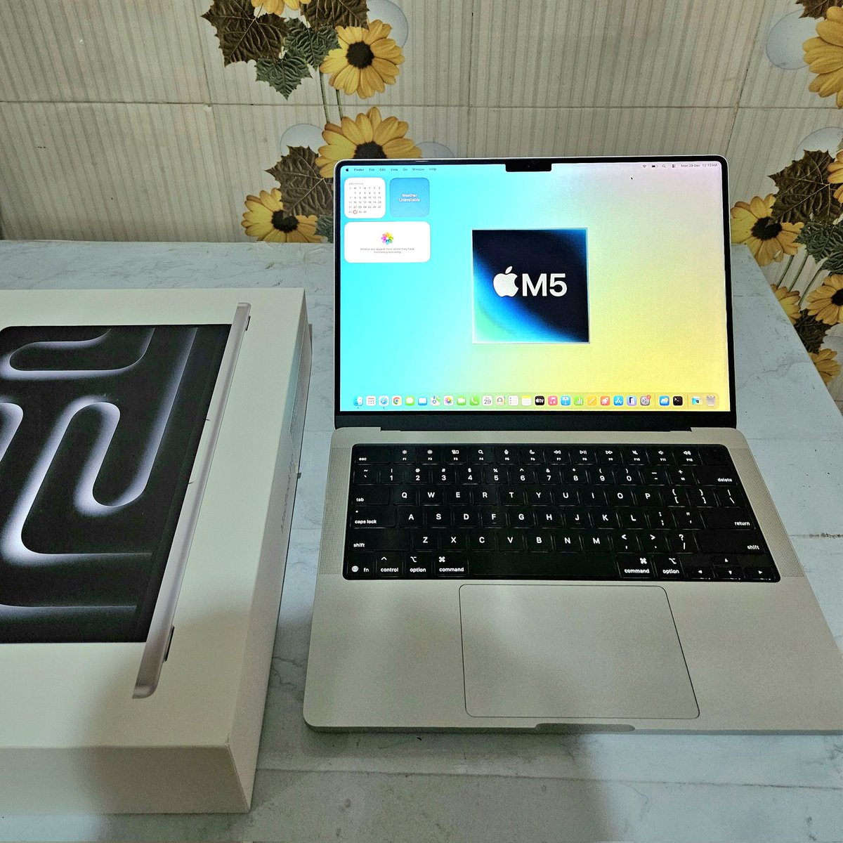 Surendar__05's tweet photo. Be honest,is it worth buying a MacBook M5 in 2026 ? https://t.co/wTjHB2CSYR