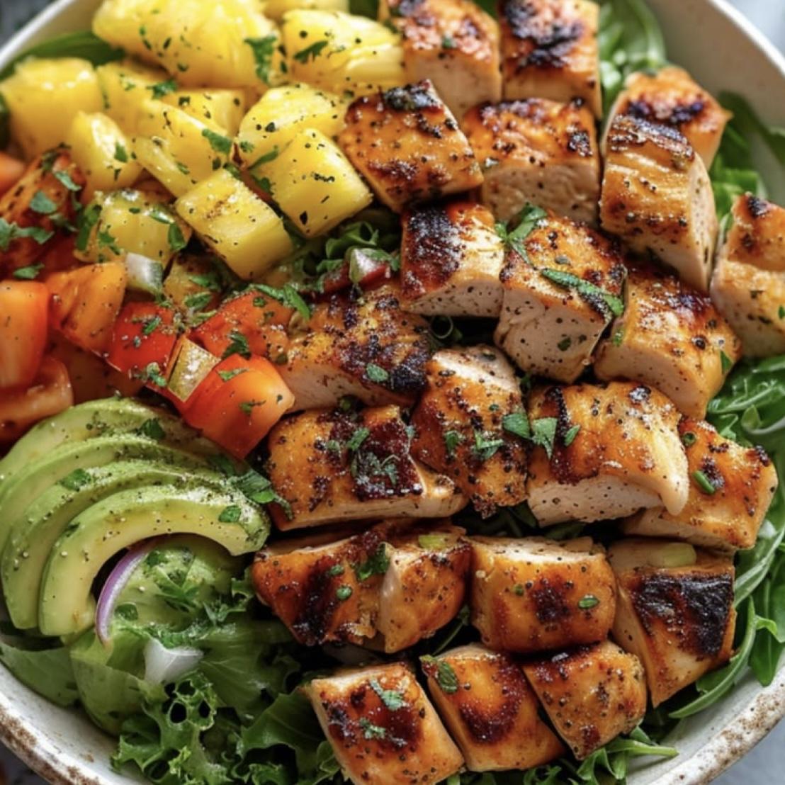 Yusufda43366132's tweet image. Swap fried for grilled!  Grilled chicken salad with quinoa, roasted veggies u0026 lemon-tahini dressing—high protein, fiber-packed, zero guilt. Fuel your body, not cravings.  #FatLossMeals #CleanEating