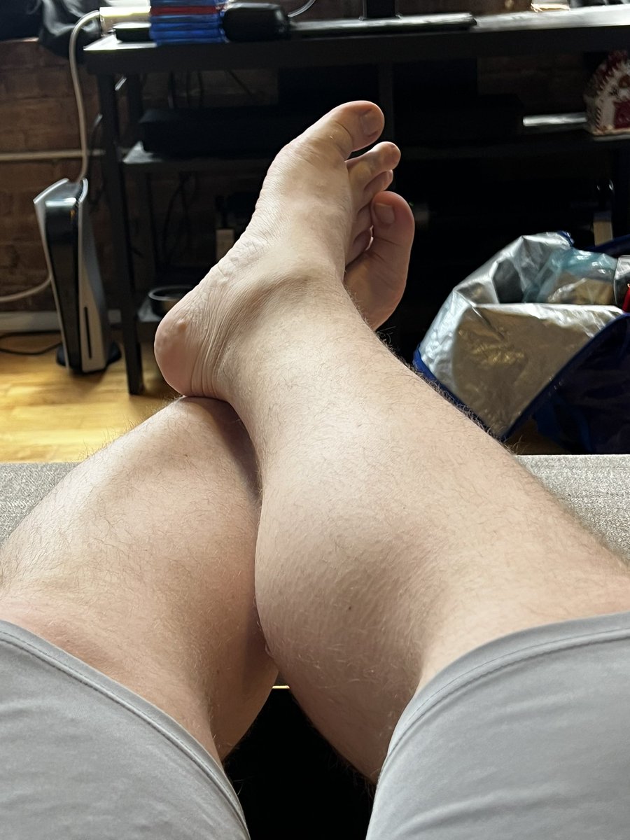 Sock Master aka the Barefoot Boss tweet media