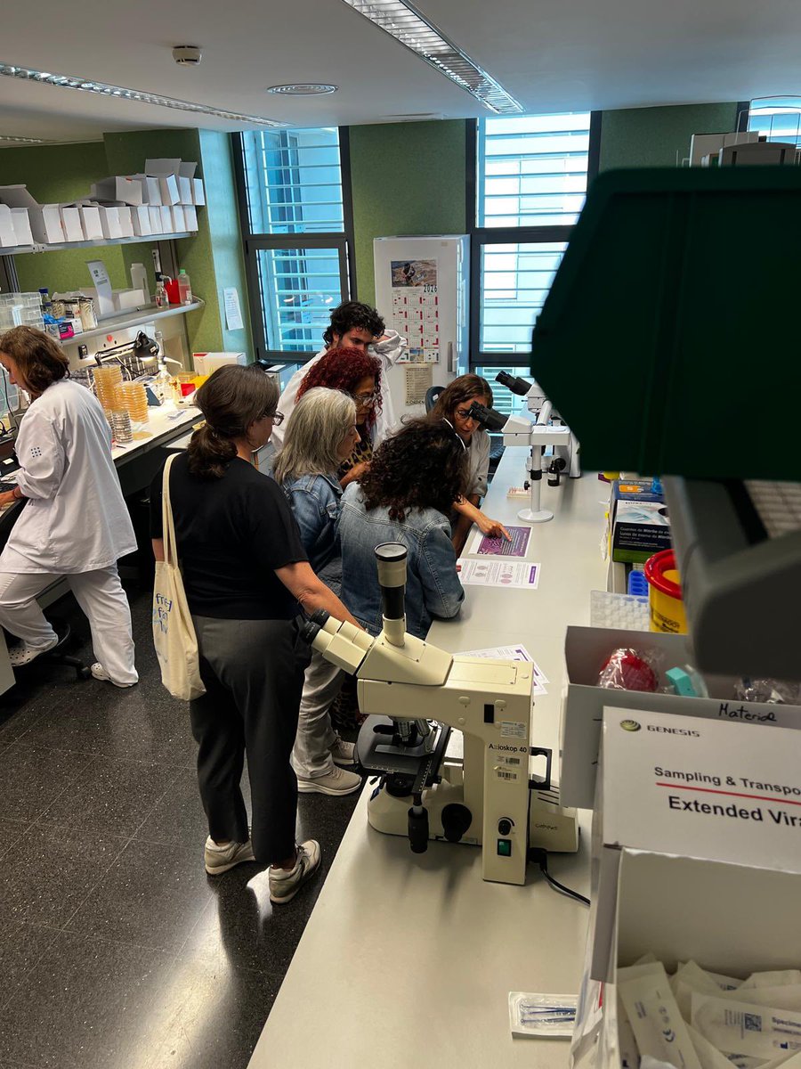 microHUSE's tweet photo. XIX CURSO ANTIBIOTERAPIA💊🧫. Finalizamos última jornada con unos CASOS CLÍNICOS 🧑🏻‍⚕️ preparados por los resis de @MIRSonEspases para aplicar los conceptos aprendidos y un SCAPE ROOM 🔎 por los resis de @microHUSE 🔬. Gracias a todos los asistentes y ponentes🙏🏼 https://t.co/ZvC3dCDYkn