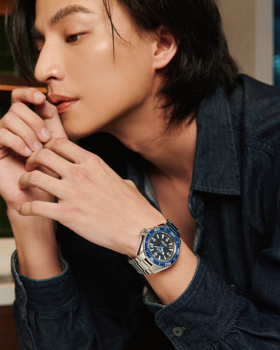 Kanawut_Nora's tweet photo. With this iconic dive watch, chosen to reflect a unique identity and lifestyle, you will have a trusted companion for every journey, which will complete your look with elegance and timeless style.
IGS: qpthaiedition
#OMEGA #OMEGAThailand #OMEGAWatches #PlanetOcean #QPMagazineThaiEdition #QPThaiEdition @gulfkanawut