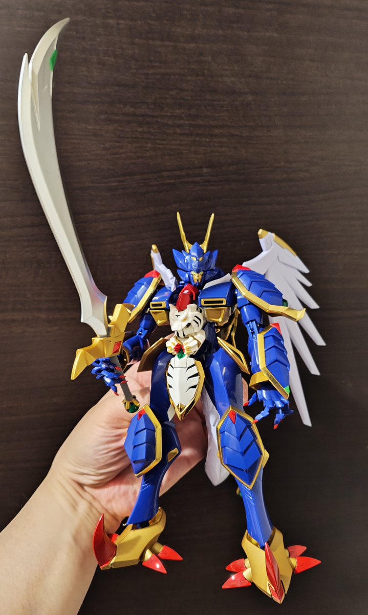 TakanobuTerada's tweet photo. 顕現、無敵青龍!　龍虎王!　あえて私の手を写しましたが、超合金魂の龍虎王はこれぐらいのサイズ感です。 https://t.co/BC6vm5CB0i