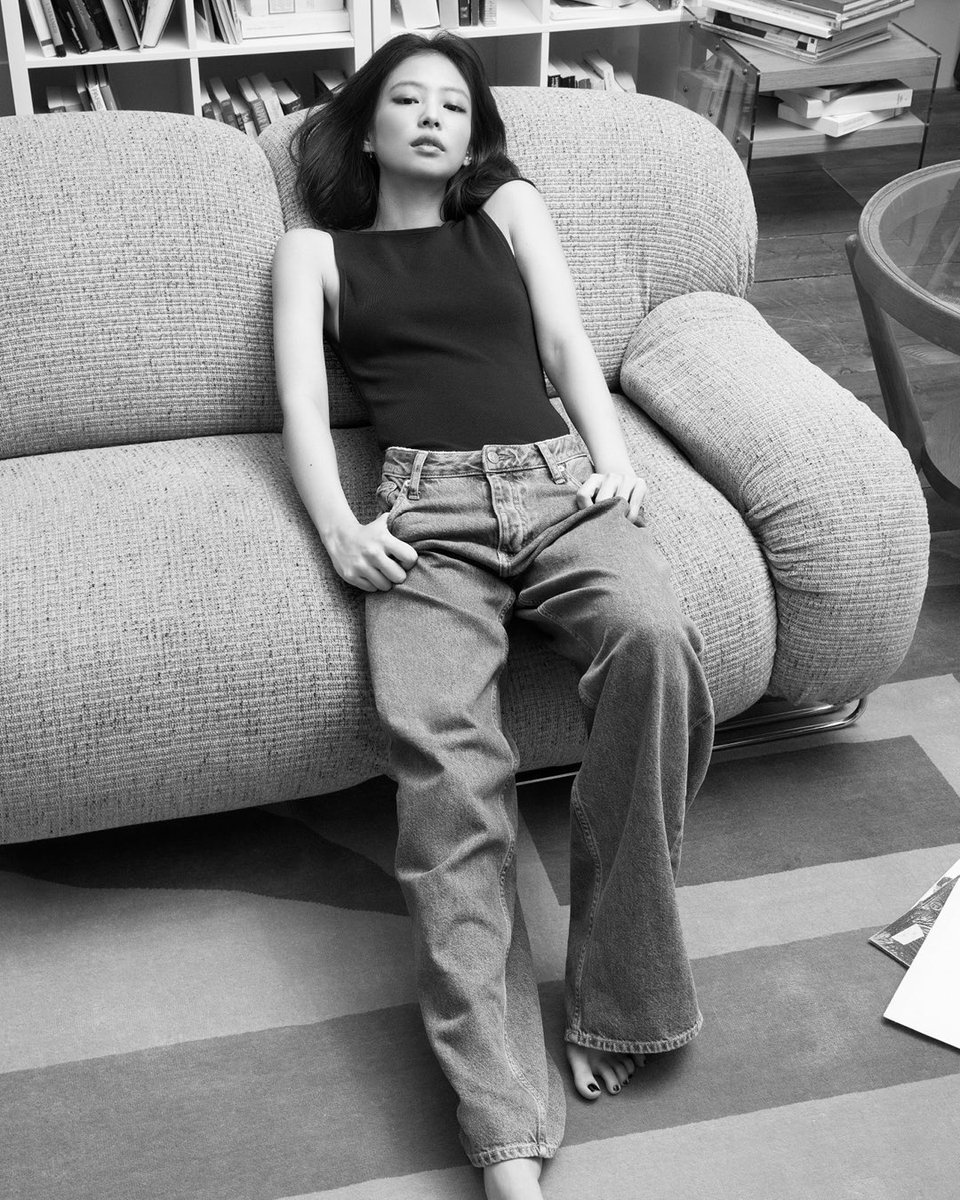 JENNIE Charts tweet media